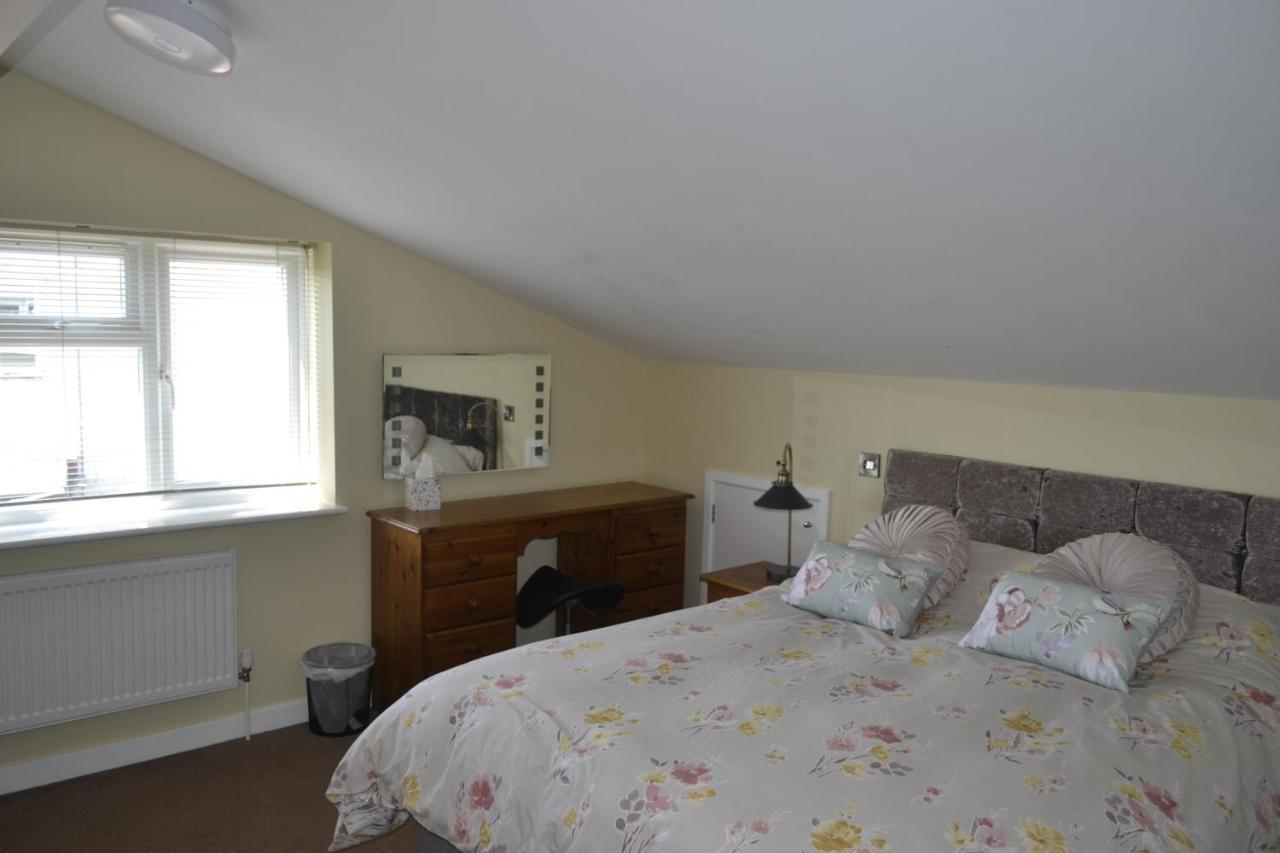 The Lawns Tea Room And B&B Ashcott Exteriér fotografie